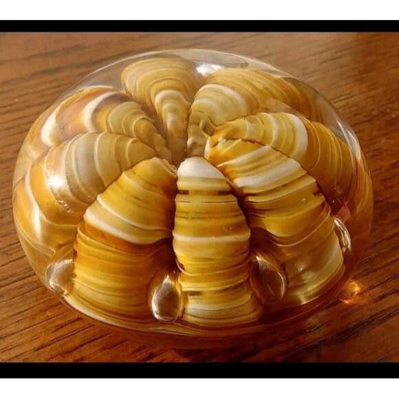 Paperweight Vintage 1970s St Clair yellow Art Glass ribbon controlled bubble - Picture 2 of 7